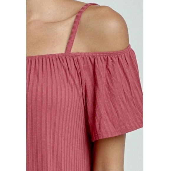 🛑FINAL SALE🛑 🌿OFF SHOULDER TOP🌿 - Picture 2 of 5